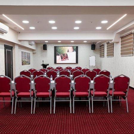 Megapolis Hotel Schymkent Exterior foto
