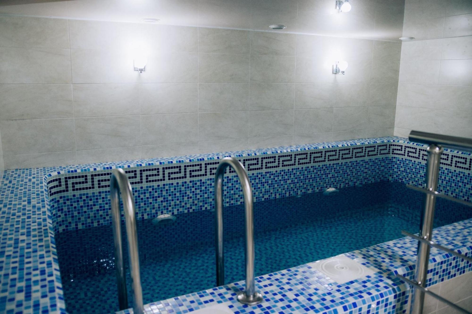 Megapolis Hotel Schymkent Exterior foto