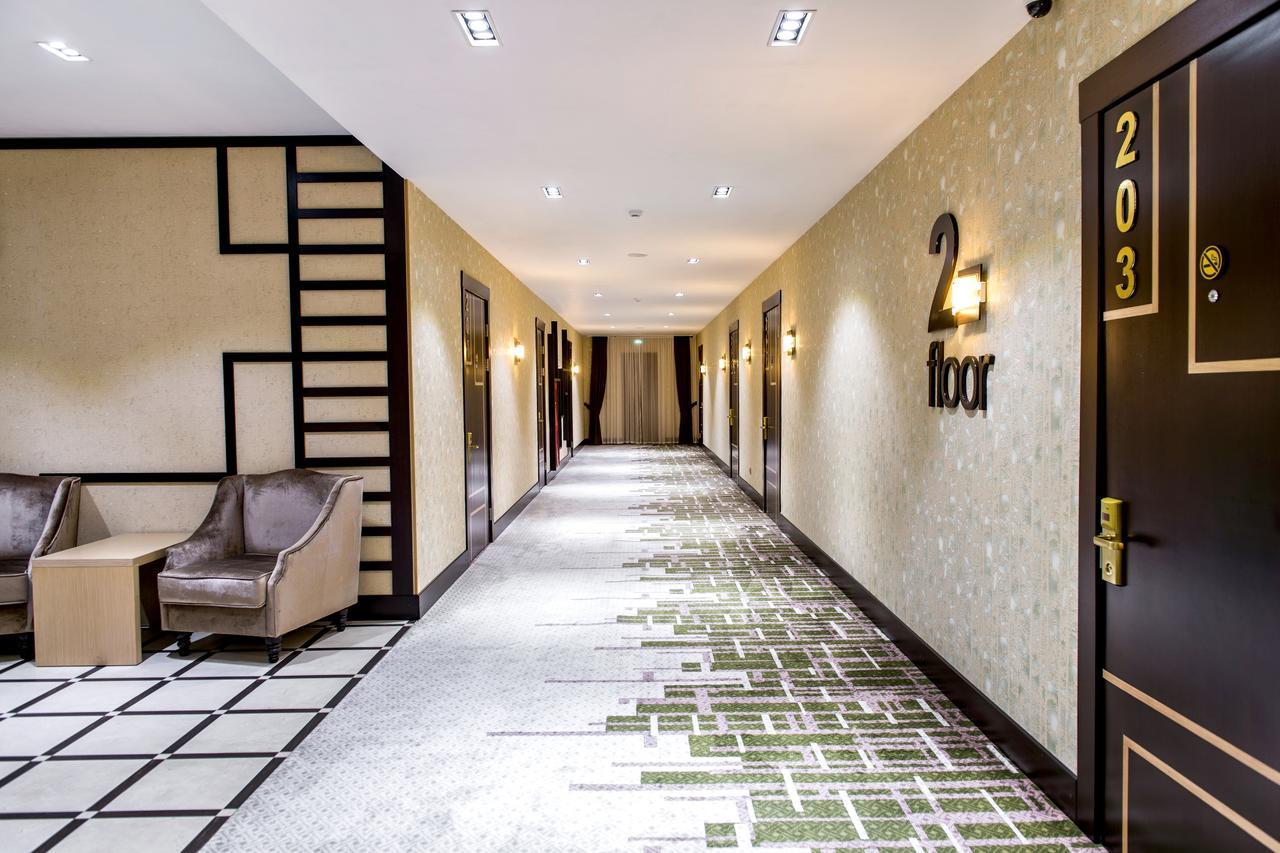 Megapolis Hotel Schymkent Exterior foto